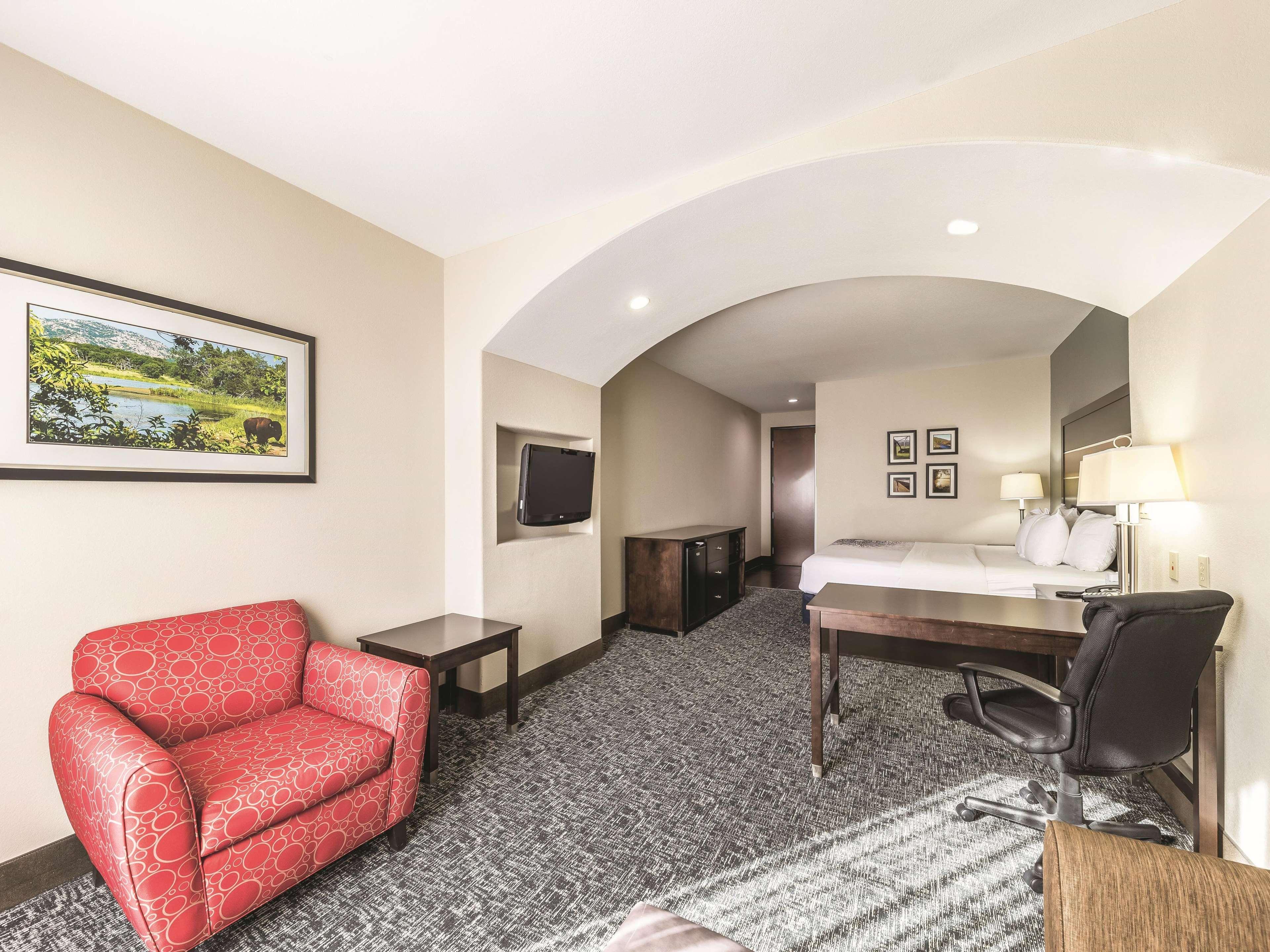 Отель La Quinta By Wyndham Tulsa - Catoosa Экстерьер фото