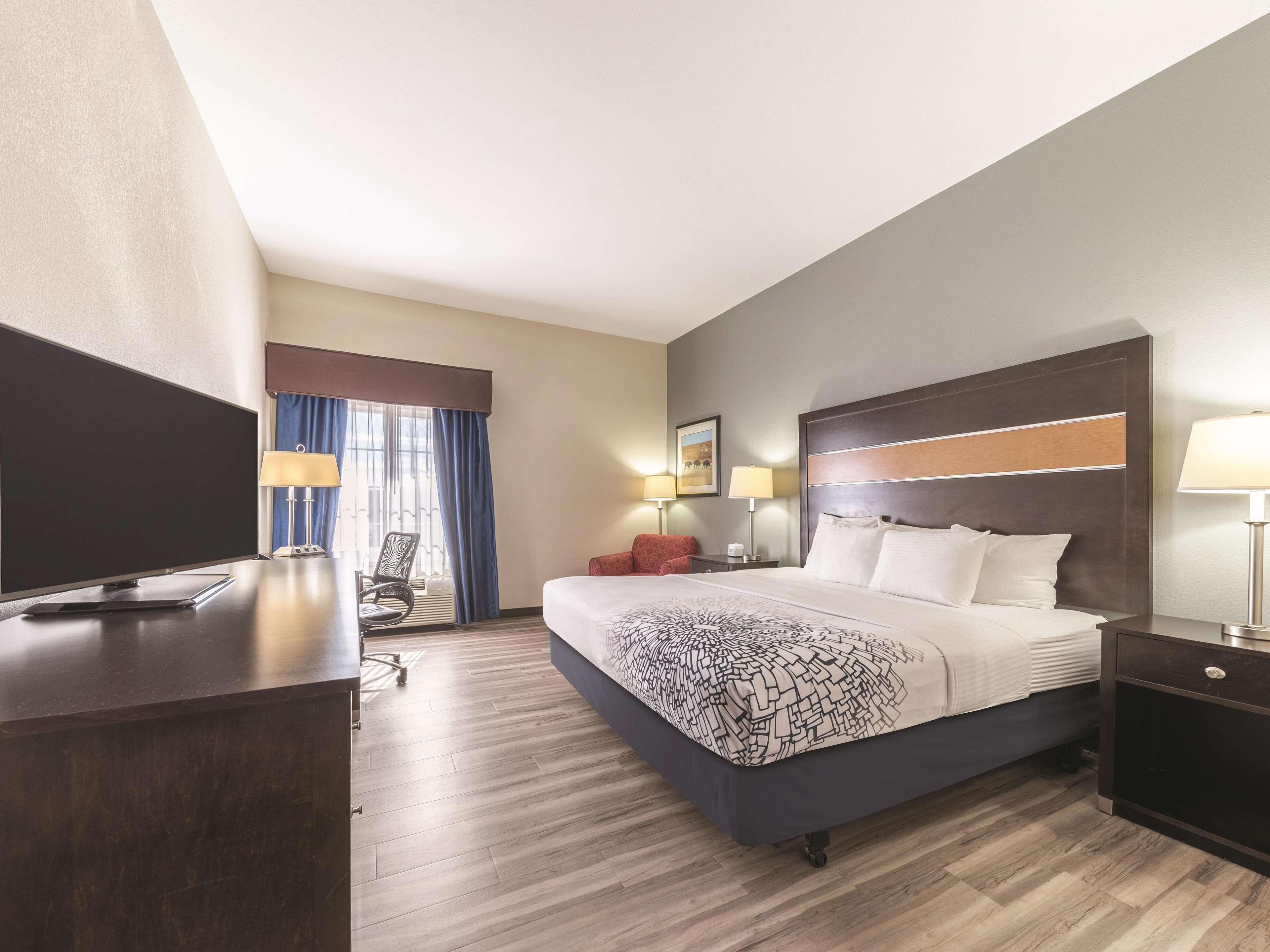 Отель La Quinta By Wyndham Tulsa - Catoosa Экстерьер фото