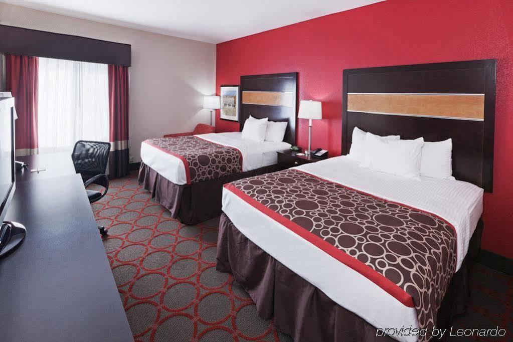 Отель La Quinta By Wyndham Tulsa - Catoosa Экстерьер фото